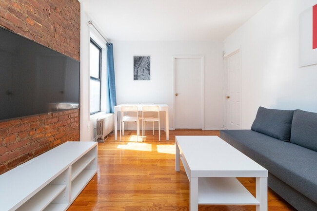 Building Photo - 1789 1st Ave Unit SI ID1032063P