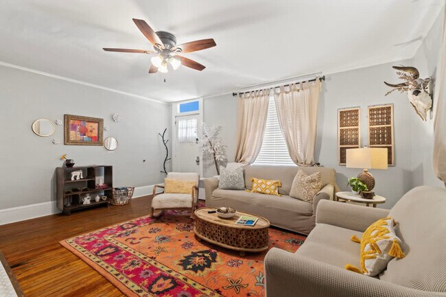Photo - 2737 College St Unit SI ID1578485P