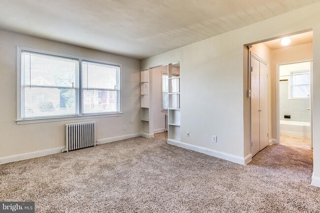 Building Photo - 3320 11th Pl SE