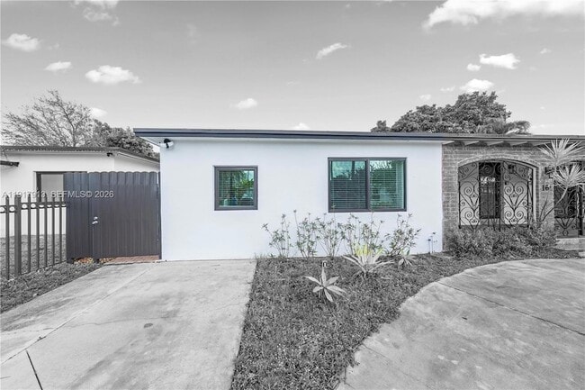 Photo - 161 SW 52nd Ct