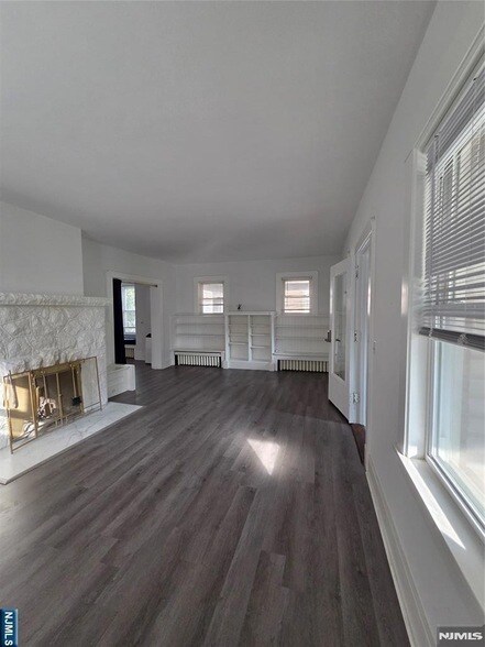 Photo - 145 Christie St
