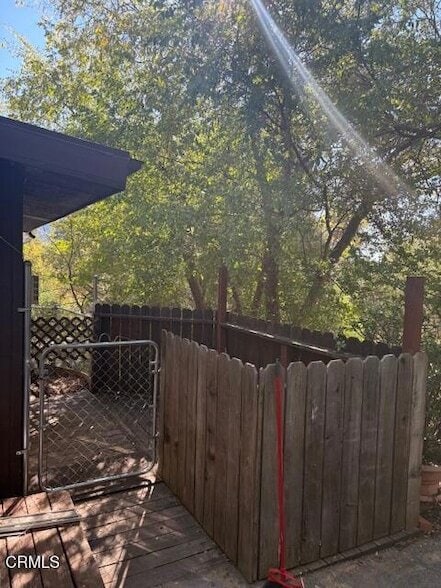 Photo - 1115 N Signal St