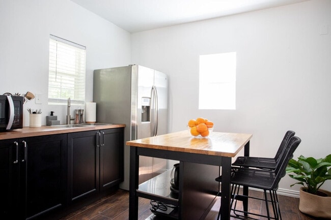 Photo - 1506 Kenwood Ave Unit ID1058613P