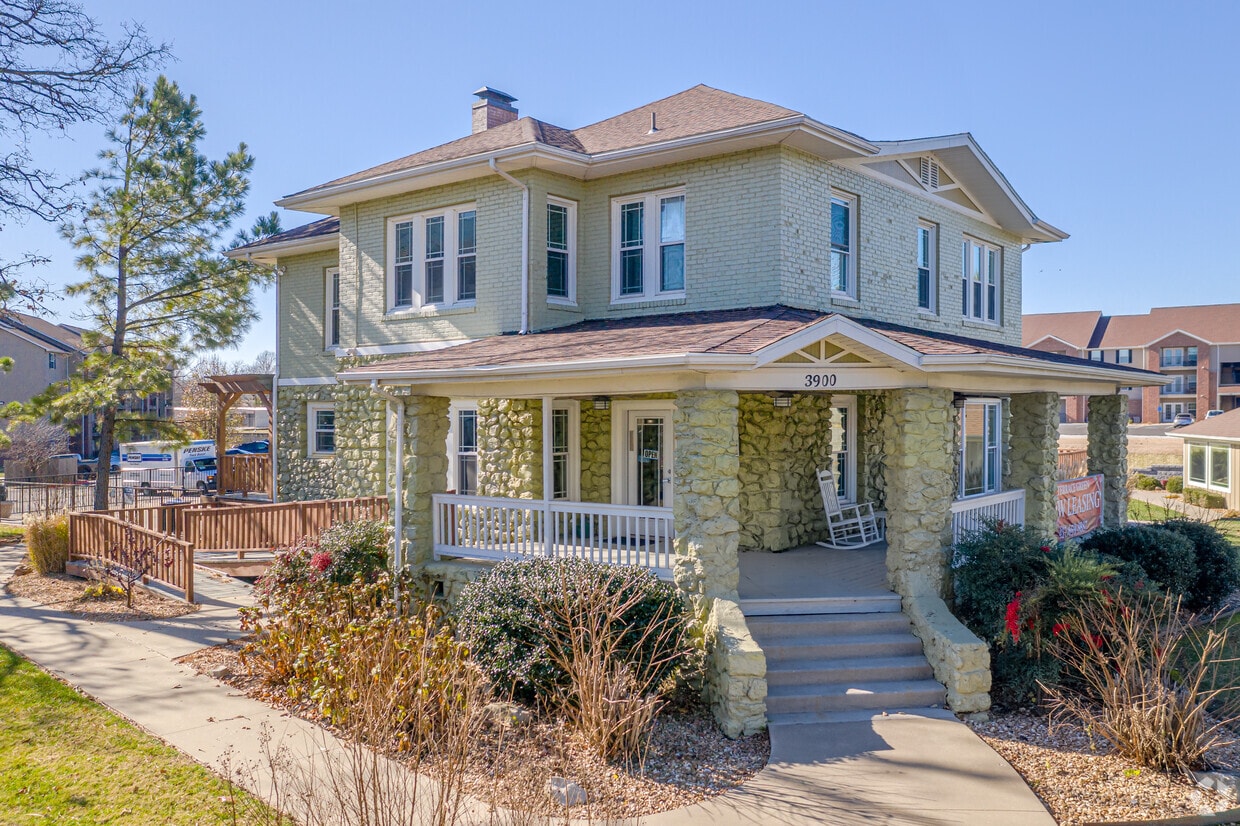 Floor Plan - Studio 1 Bath 