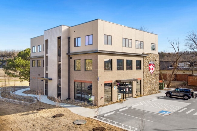 Photo - 10 Riordan Rd Unit ID1221880P