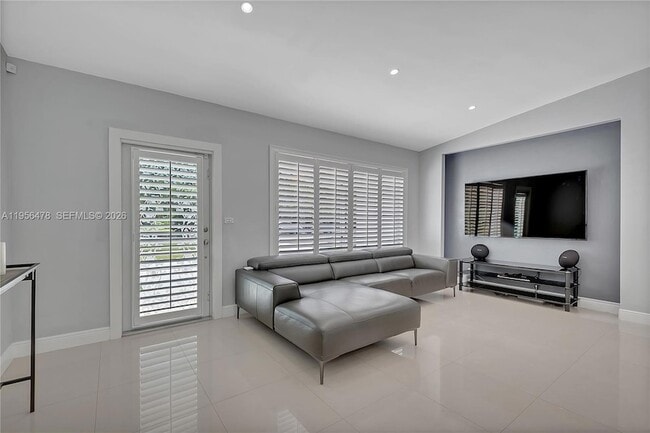 Photo - 8015 SW 136th St