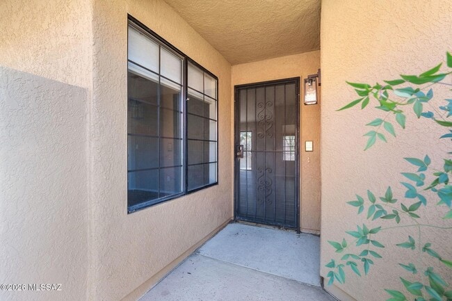 Photo - 321 E Fieldcrest Ln