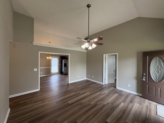 Photo - 1009 Halverson Dr