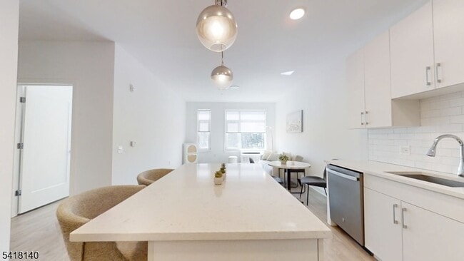 Photo - 1181 Morris Ave