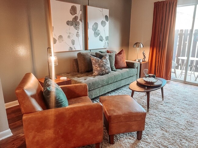 Photo - Town & Country Apartments