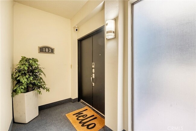 Photo - 1305 N Columbus Ave Unit 103