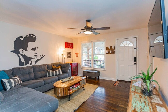 Building Photo - 2516 Gallatin Pike Unit ID1302205P