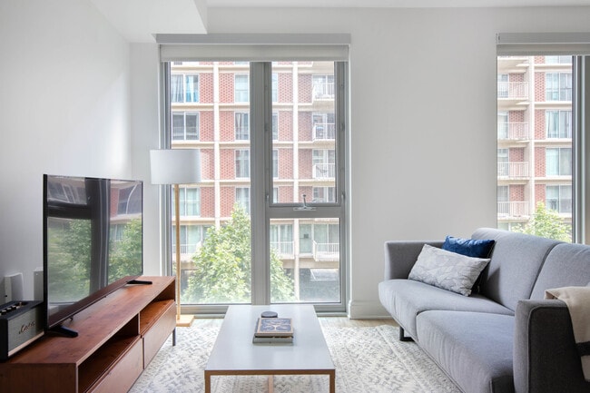 Building Photo - 600 4th St SW Unit FL4-ID1228