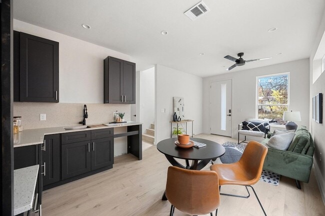 Photo - 1709 Maple Ave Unit 2B