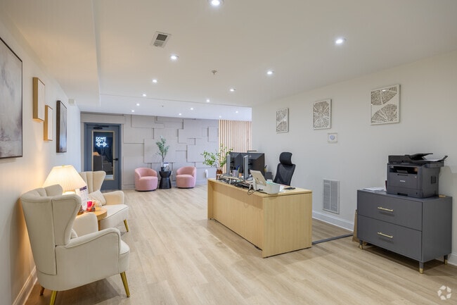 Photo - Queens Ridge Apartments