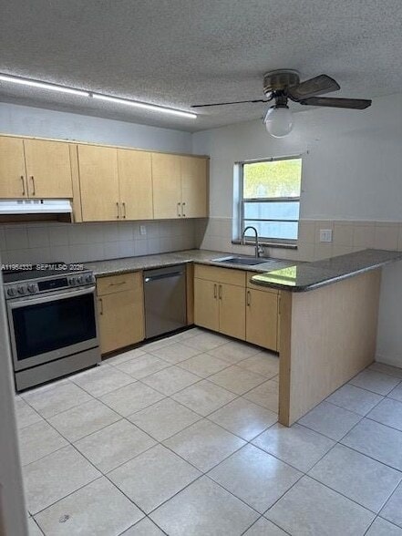 Photo - 3920 Woodside Dr Unit 5