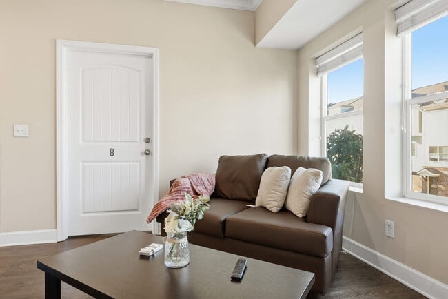 Building Photo - 205 Tiliwa Ct Unit SI ID1356280P