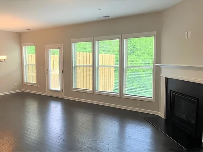 Photo - 1327 Elderwood Way