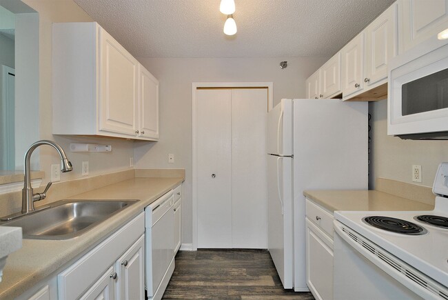 Photo - Pendleton Park Apartments