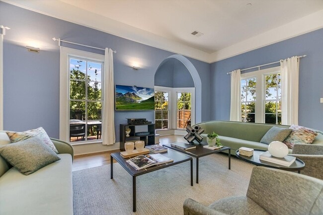 Building Photo - 2109 Nickerson St