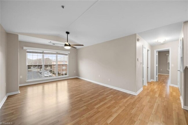 Photo - 3712 Cotswold Ave Unit Y