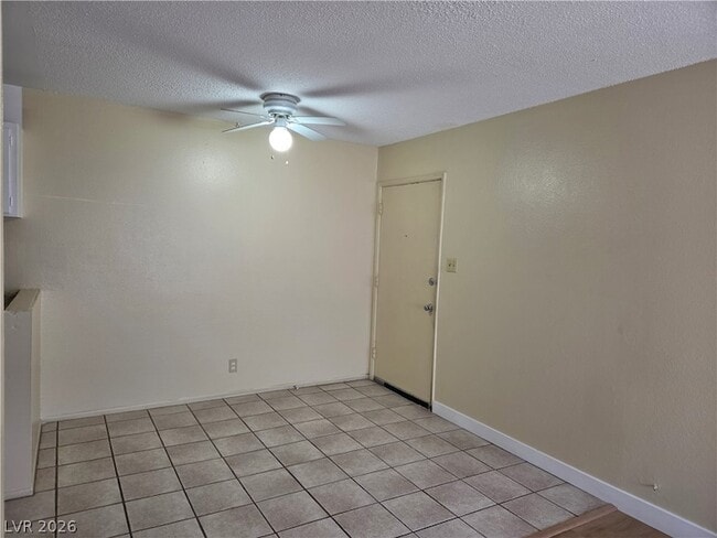 Photo - 489 North Cir Unit 4