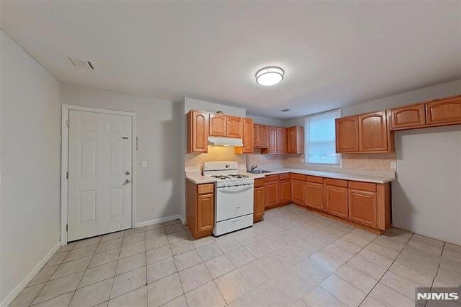 Photo - 10 Fleming Ave