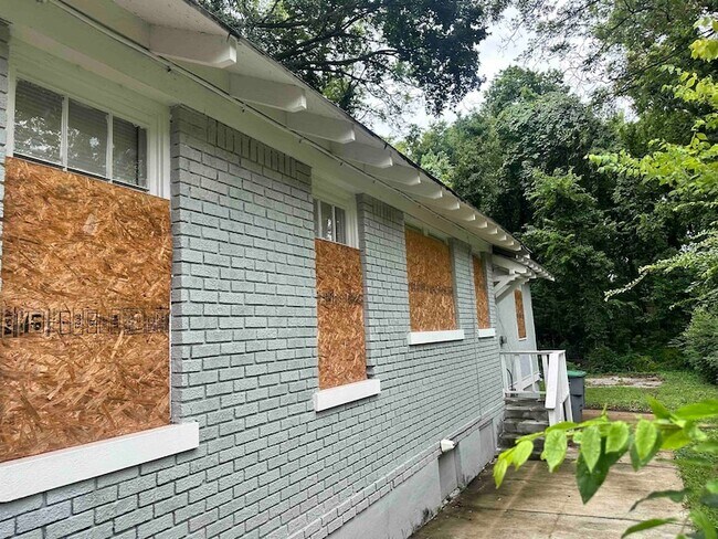 Photo - 1683 Walker Ave