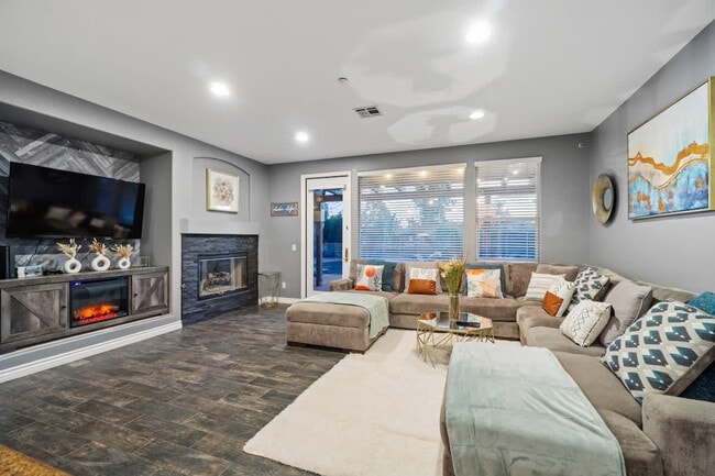 Photo - 1107 Shadowcrest Ln Unit SI ID1465028P