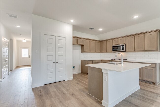 Photo - 4908 Pebblewood Dr