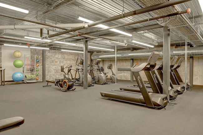 Photo - 1009 W Juneau Ave Unit ID1263020P