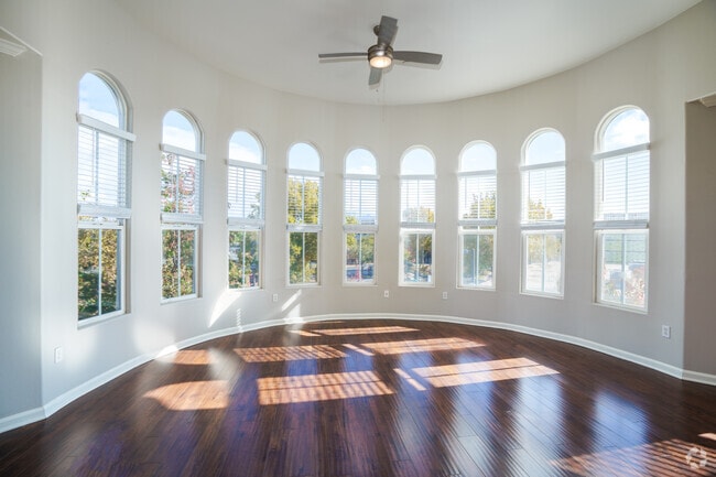 Residence 7 Luxury - Living Room - Park Central