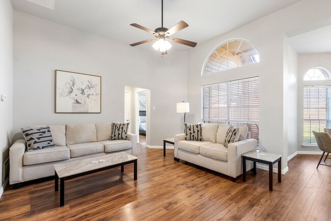 Photo - 4709 Justin Dr