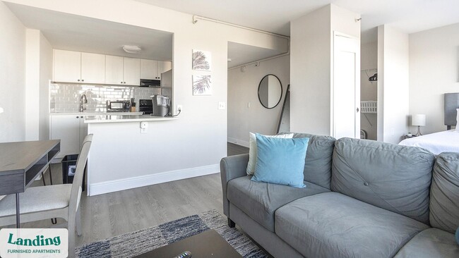 Photo - 305 Dr. M.L.K. Jr St S Unit 418.1403604