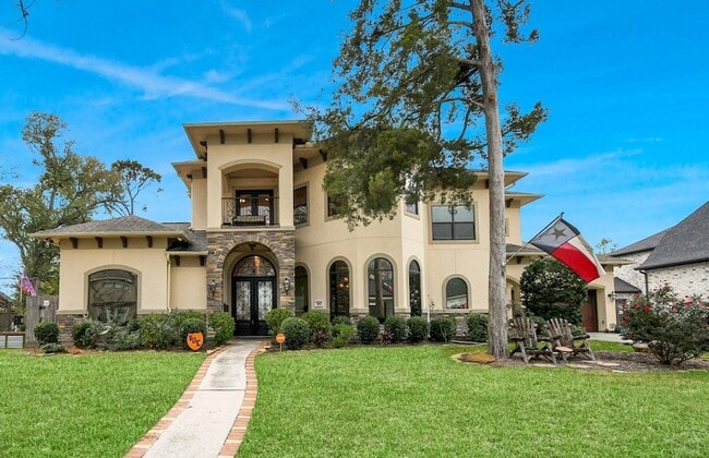 Building Photo - 1611 Lynnview Dr