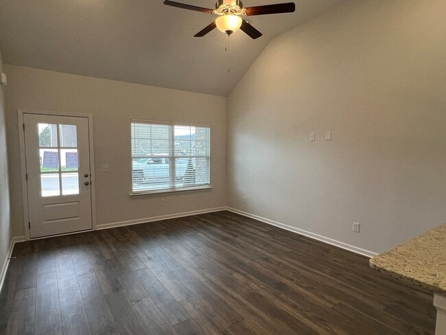 Photo - 967 Horse Mountain Rd