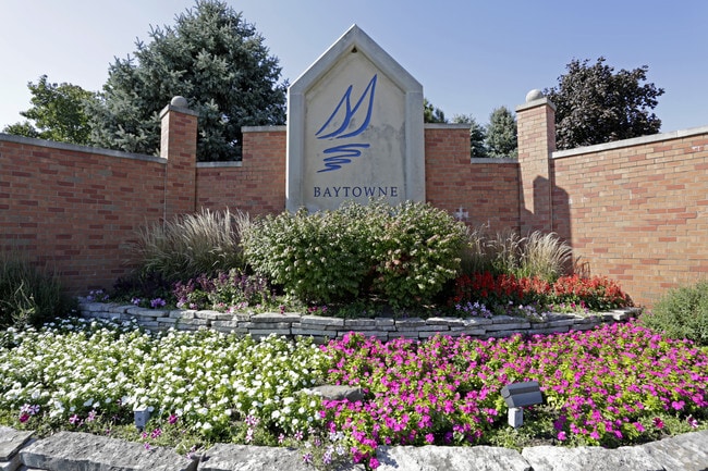 Sign - Baytowne Apartments