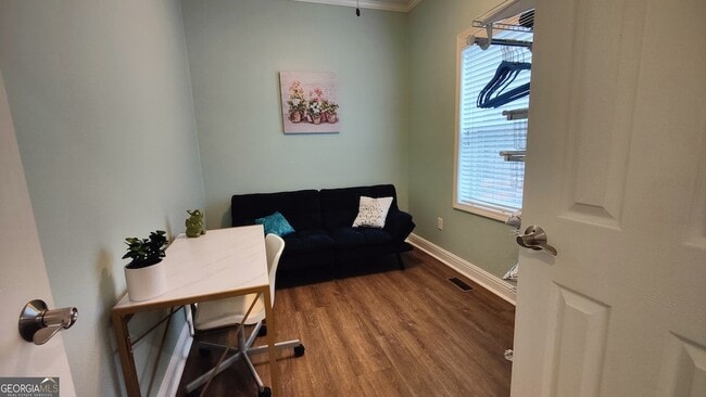 Photo - 2112 Samuel Pl