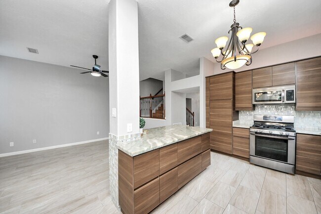 Photo - 20922 Whitevine Way