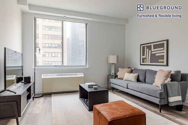 Building Photo - 556 3rd Ave Unit SI FL8-ID1804