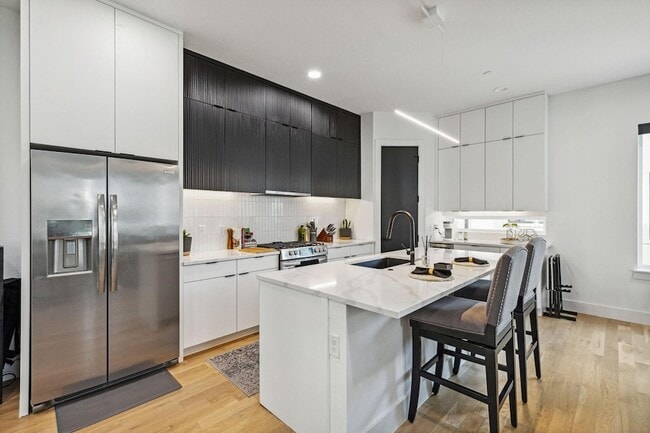 Photo - 2916 Hawthorne Ave Unit 101