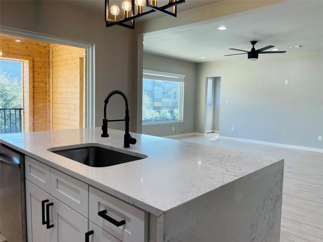 Photo - 4609 Virginia Ave Unit 202