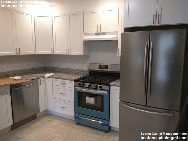 Building Photo - 30 Touro Ave Unit 1
