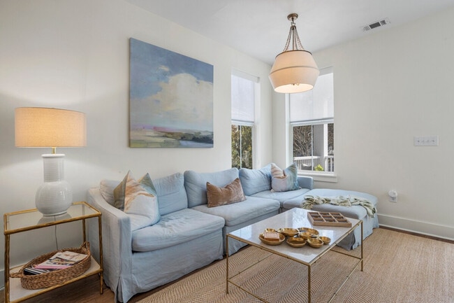 Photo - 2207 Government St Unit SI ID1473616P