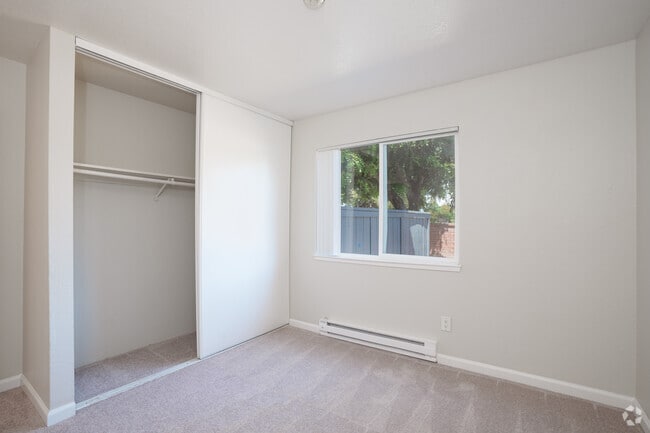 2BR, 1BA - 749SF - Shorewell - Secondary Bedroom - Bridge Bay Apartments