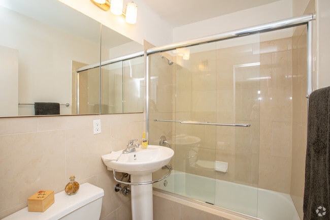 1BR, 1BA - 766 SF Model - Dorchester