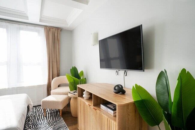 Building Photo - 240 W 73rd St Unit SI FL5-ID1022020P