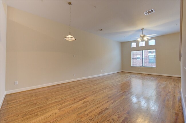 Photo - 11315 S Main St Unit 204