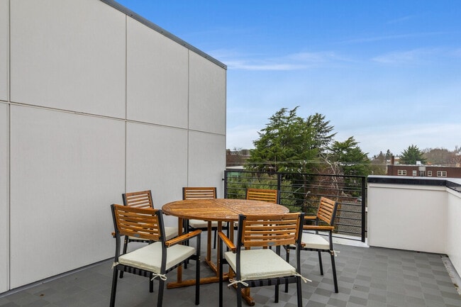 Photo - 129 11th Ave E Unit ID1375347P