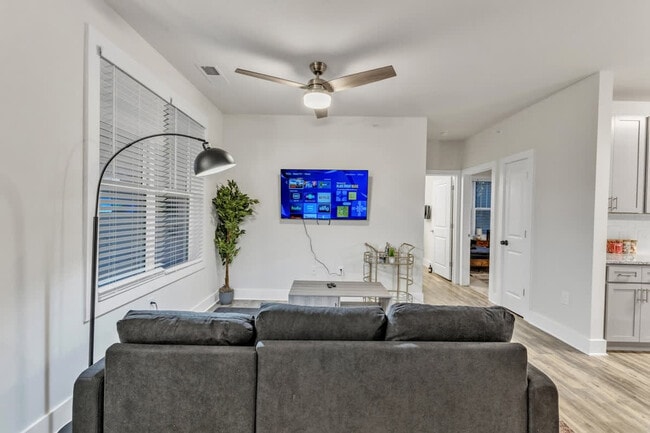 Photo - 515 Pleasant Dr Unit ID1284672P